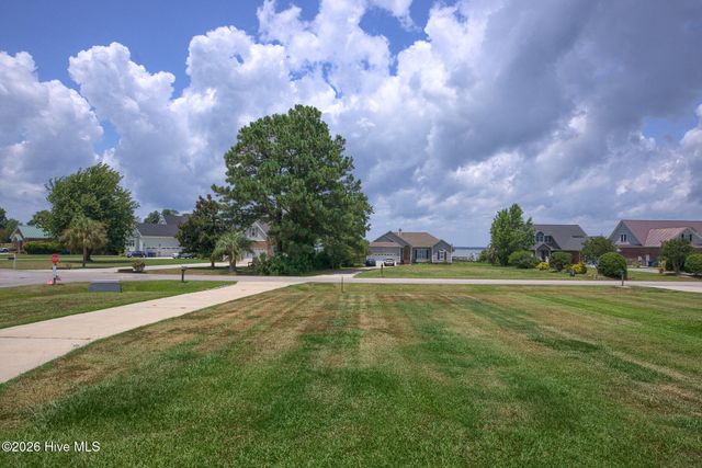 600 Willbrook Circle, Sneads Ferry, NC 28460