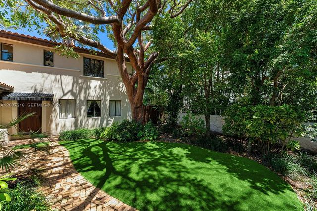 6121 La Gorce Dr, Miami Beach, FL 33140
