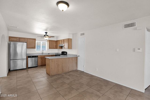 7221 W VIRGINIA Avenue, Phoenix, AZ 85035