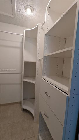 460 Lakeview Dr 4, Weston, FL 33326