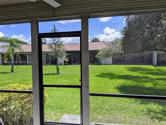 460 Lakeview Dr 4, Weston, FL 33326
