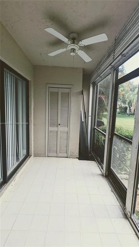 460 Lakeview Dr 4, Weston, FL 33326