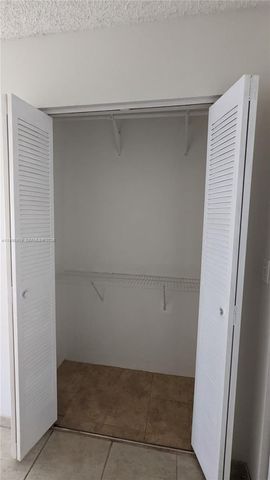 460 Lakeview Dr 4, Weston, FL 33326