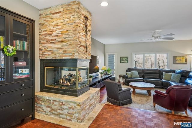 51 Mill Pond 51, Woodland Park, NJ 07424