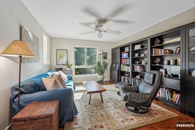 51 Mill Pond 51, Woodland Park, NJ 07424