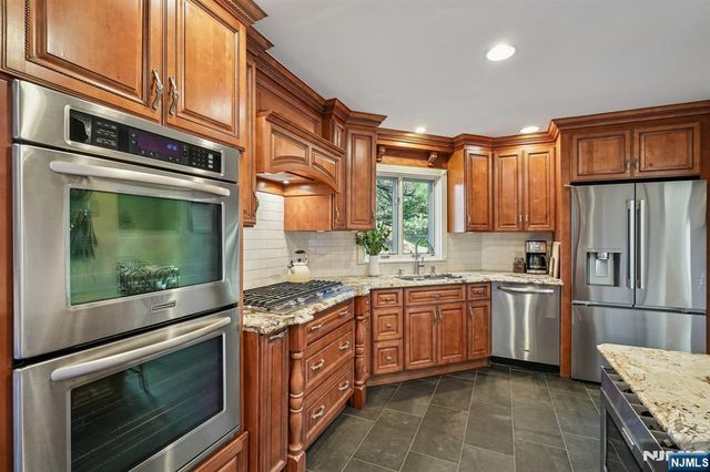 51 Mill Pond 51, Woodland Park, NJ 07424