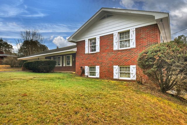 330 Colonial Avenue, Copperhill, TN 37317