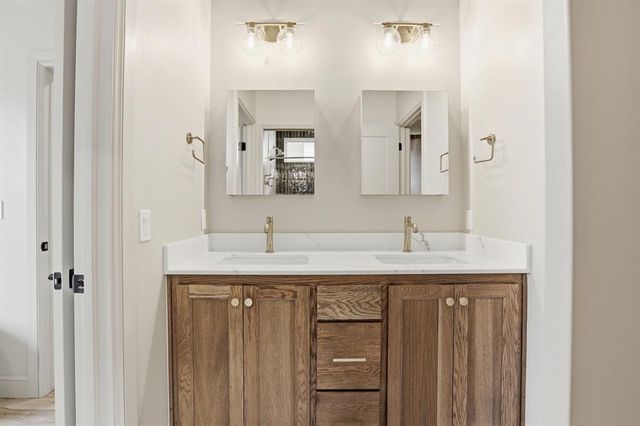 11524 NW 103rd Street, Yukon, OK 73099