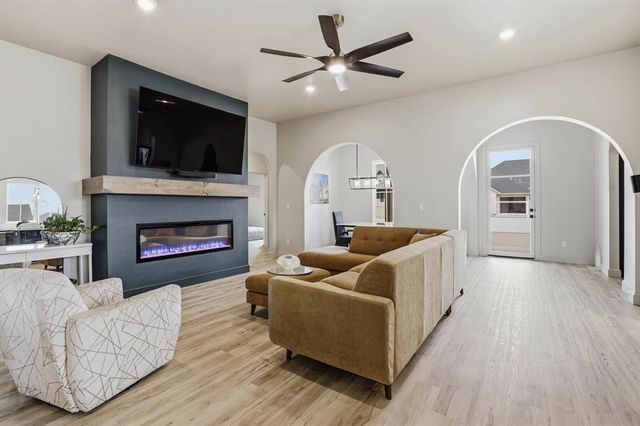 11524 NW 103rd Street, Yukon, OK 73099