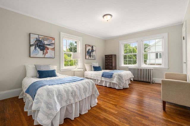 34 Pleasant St, Newton, MA 02465