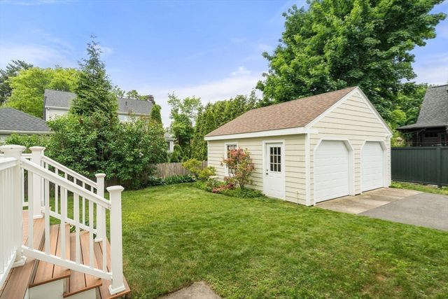 34 Pleasant St, Newton, MA 02465