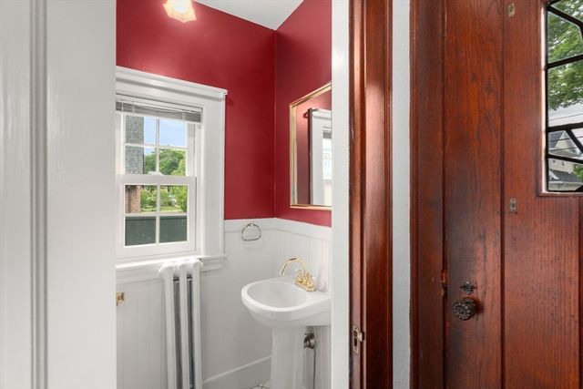 34 Pleasant St, Newton, MA 02465