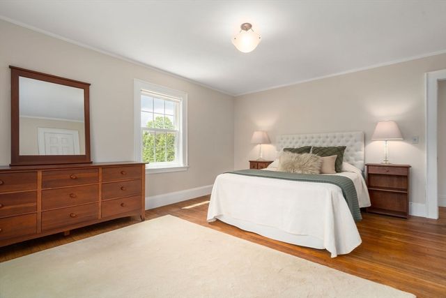 34 Pleasant St, Newton, MA 02465