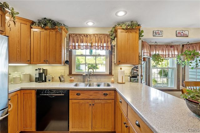 119 Longdon Lane, Salina, NY 13212