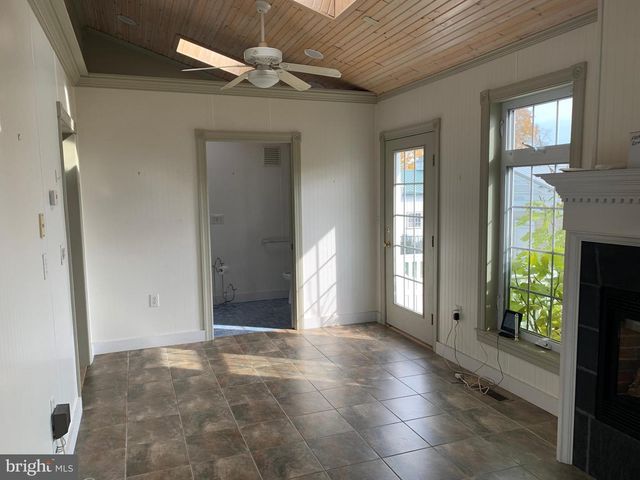 32 CHESTNUT STREET, Newville, PA 17241