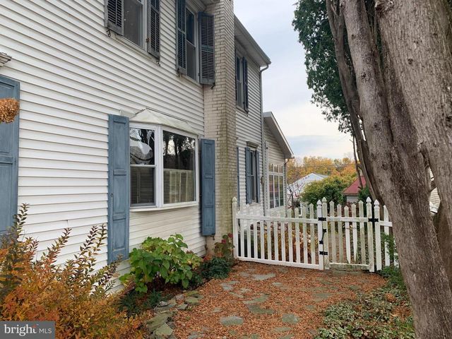 32 CHESTNUT STREET, Newville, PA 17241