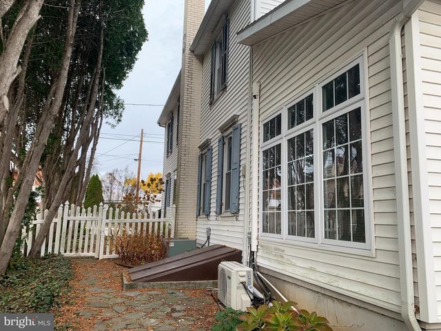 32 CHESTNUT STREET, Newville, PA 17241