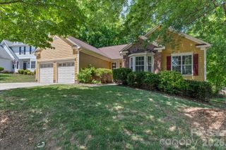 11823 Harris Ridge Drive, Charlotte, NC 28269