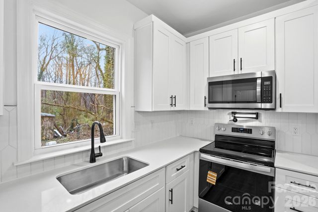 423 Queens Court, Gastonia, NC 28052