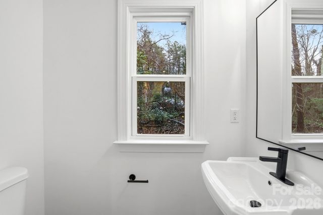 423 Queens Court, Gastonia, NC 28052