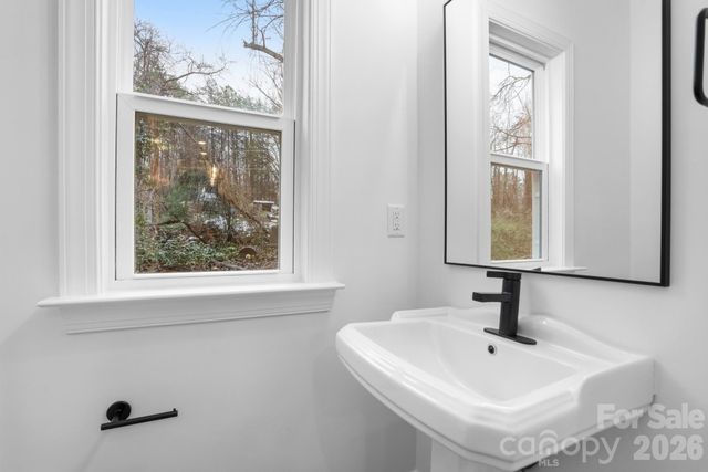 423 Queens Court, Gastonia, NC 28052