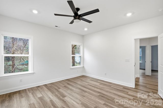 423 Queens Court, Gastonia, NC 28052