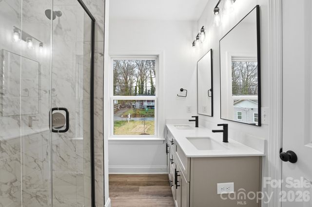 423 Queens Court, Gastonia, NC 28052