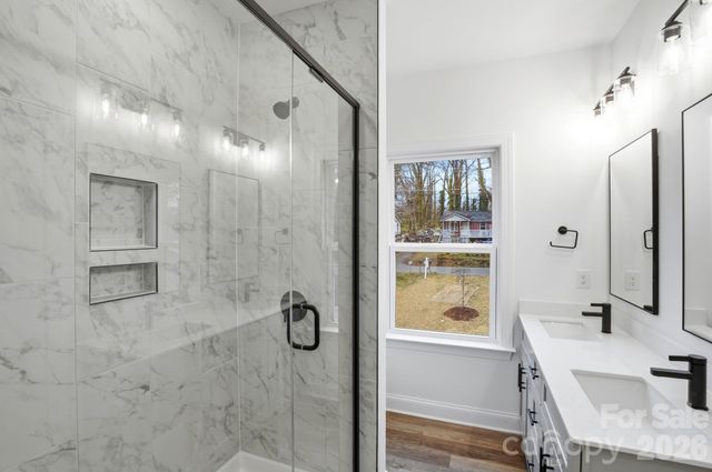 423 Queens Court, Gastonia, NC 28052