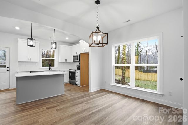 423 Queens Court, Gastonia, NC 28052