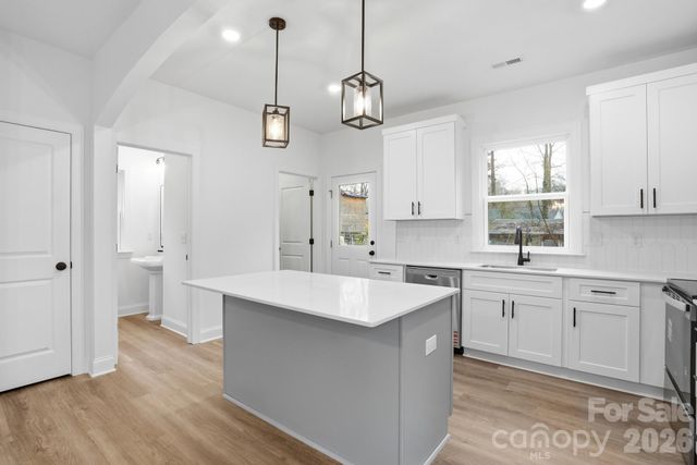 423 Queens Court, Gastonia, NC 28052