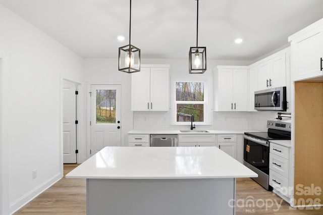 423 Queens Court, Gastonia, NC 28052