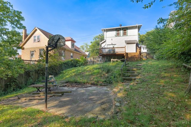 1706 Wyoming Avenue, Cincinnati, OH 45205