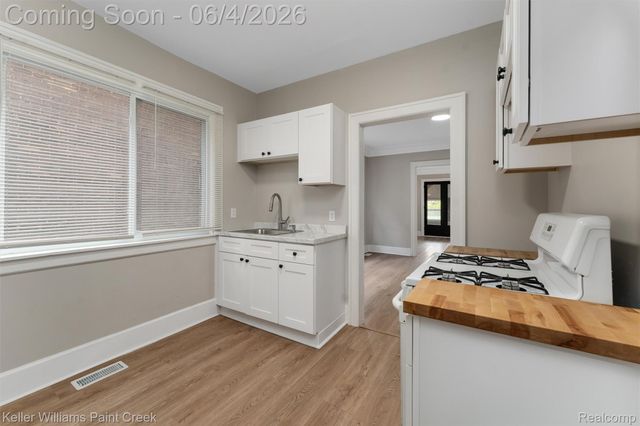 2254 Taylor Street, Detroit, MI 48206
