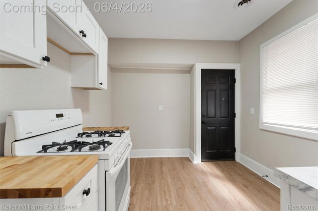 2254 Taylor Street, Detroit, MI 48206