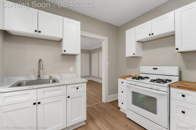 2254 Taylor Street, Detroit, MI 48206