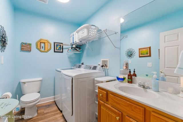 8631 Applegate Village Dr, Louisville, KY 40219