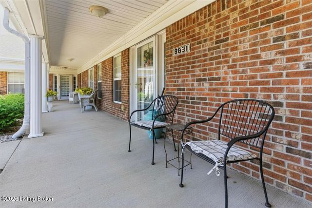 8631 Applegate Village Dr, Louisville, KY 40219