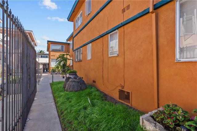 4015 Palmwood Drive, Los Angeles, CA 90008