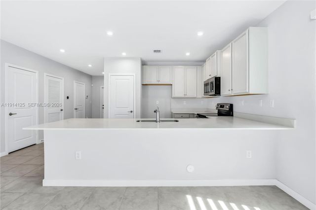 436 NW 11th Ave, Florida City, FL 33034