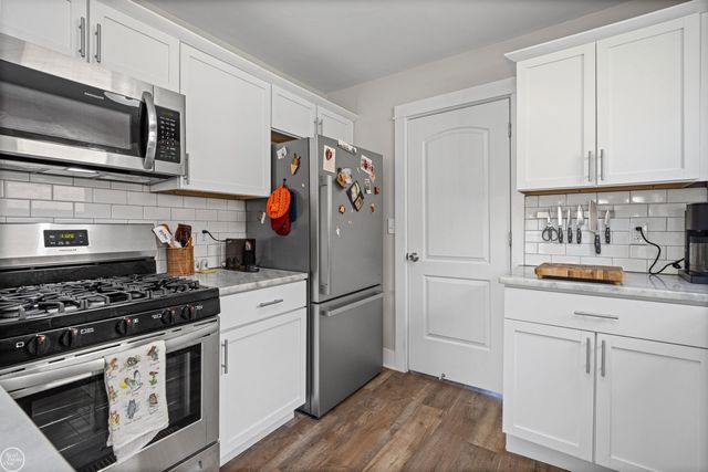 22328 Trombly Street, Saint Clair Shores, MI 48080