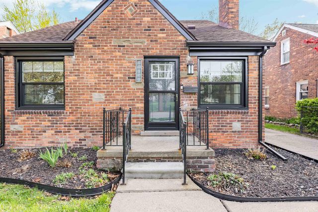 22328 Trombly Street, Saint Clair Shores, MI 48080