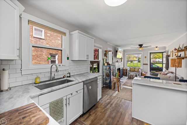 22328 Trombly Street, Saint Clair Shores, MI 48080
