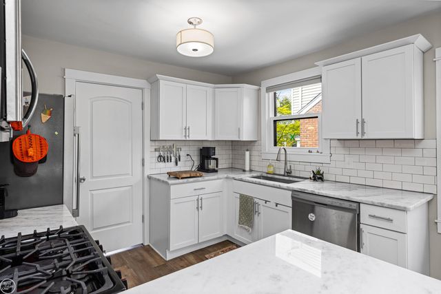 22328 Trombly Street, Saint Clair Shores, MI 48080