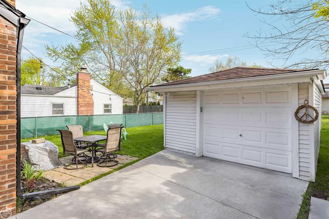 22328 Trombly Street, Saint Clair Shores, MI 48080
