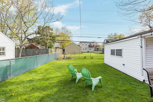 22328 Trombly Street, Saint Clair Shores, MI 48080