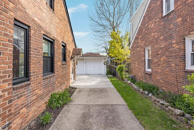 22328 Trombly Street, Saint Clair Shores, MI 48080