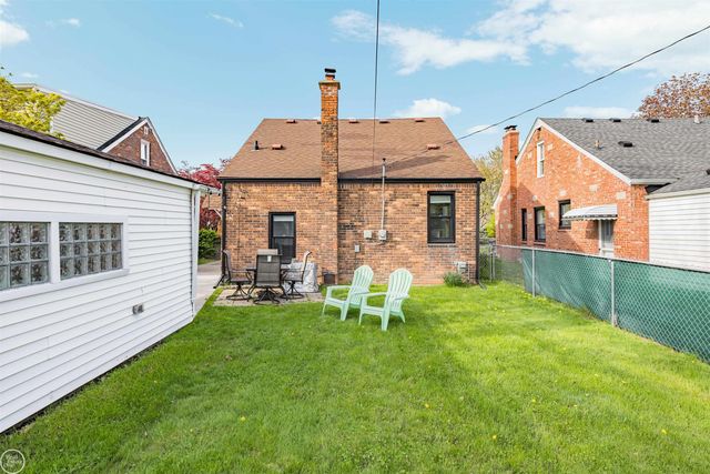 22328 Trombly Street, Saint Clair Shores, MI 48080