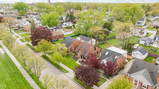 22328 Trombly Street, Saint Clair Shores, MI 48080