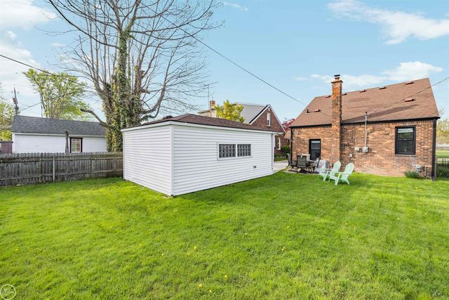 22328 Trombly Street, Saint Clair Shores, MI 48080