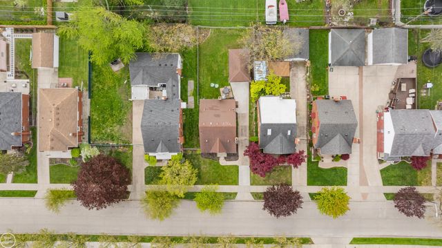 22328 Trombly Street, Saint Clair Shores, MI 48080